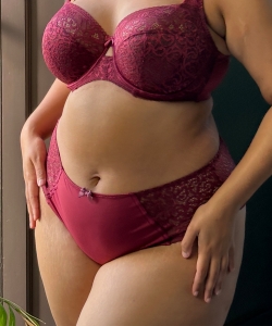 Figi Sculptresse Estel z wysokim stanem cherry red